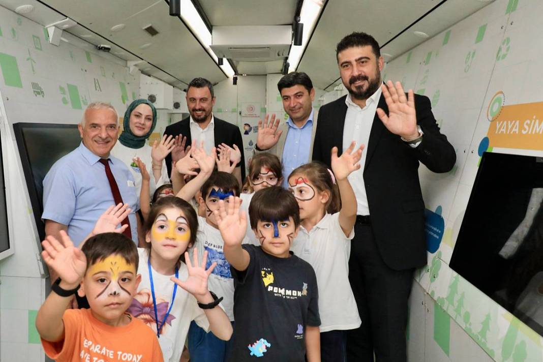 Eski otobüs parçaları, İETT ustalarının elinde çocuk parkına dönüştü 11